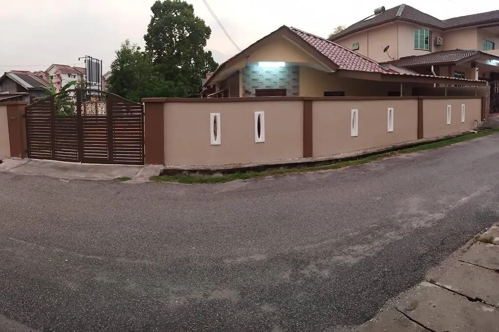בית נופש Ipoh Buntong Corner Homestay